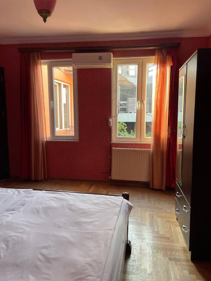 Guest House Zemeli Tbilisi Exteriör bild