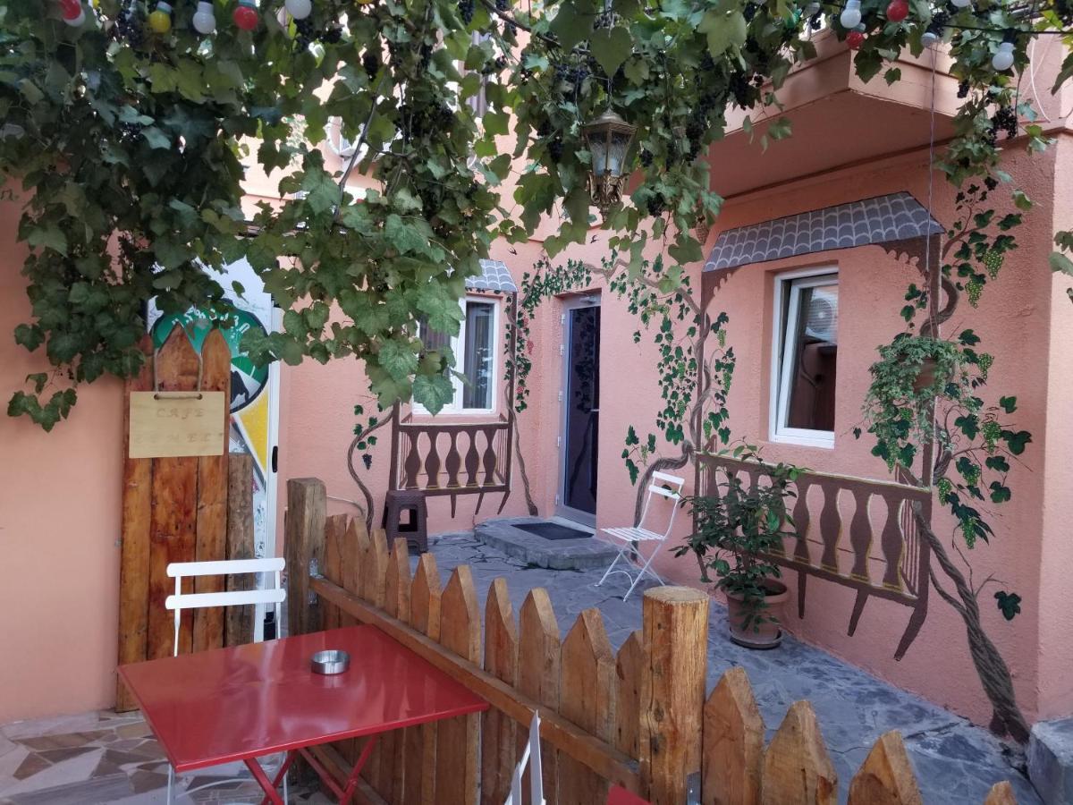 Guest House Zemeli Tbilisi Exteriör bild